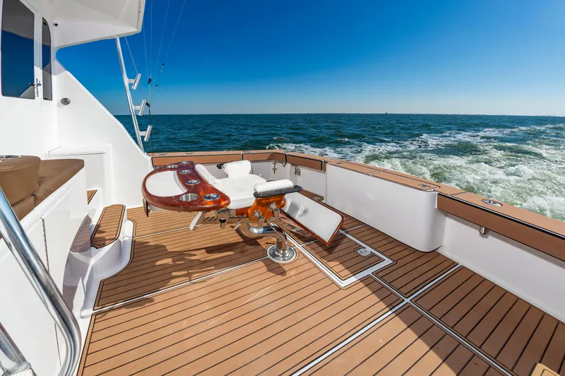 Ellie Wins Yacht Photos Pics 