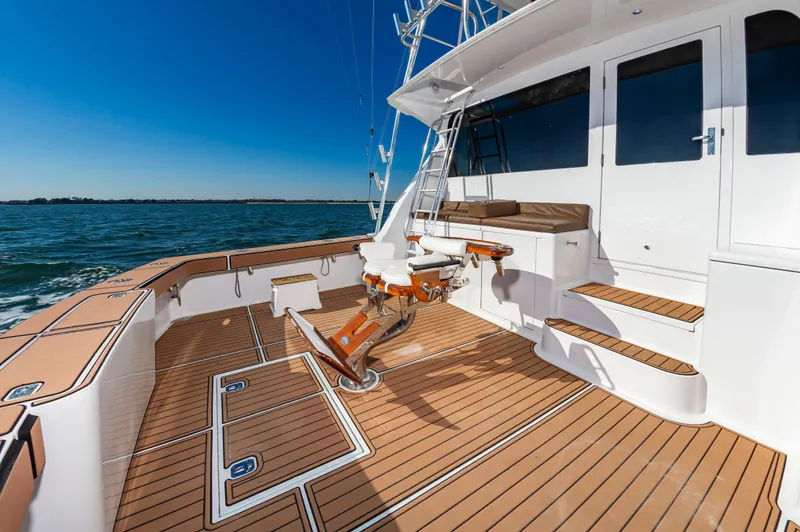 Ellie Wins Yacht Photos Pics 