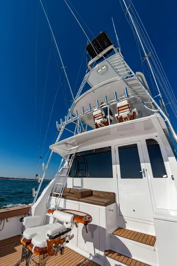 Ellie Wins Yacht Photos Pics 