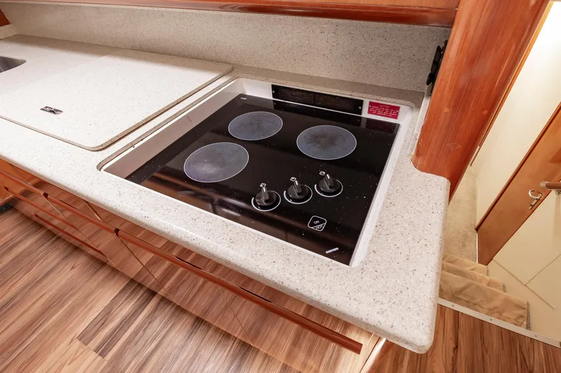 Ellie Wins Yacht Photos Pics 