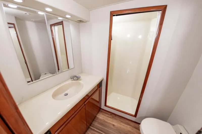 Ellie Wins Yacht Photos Pics 