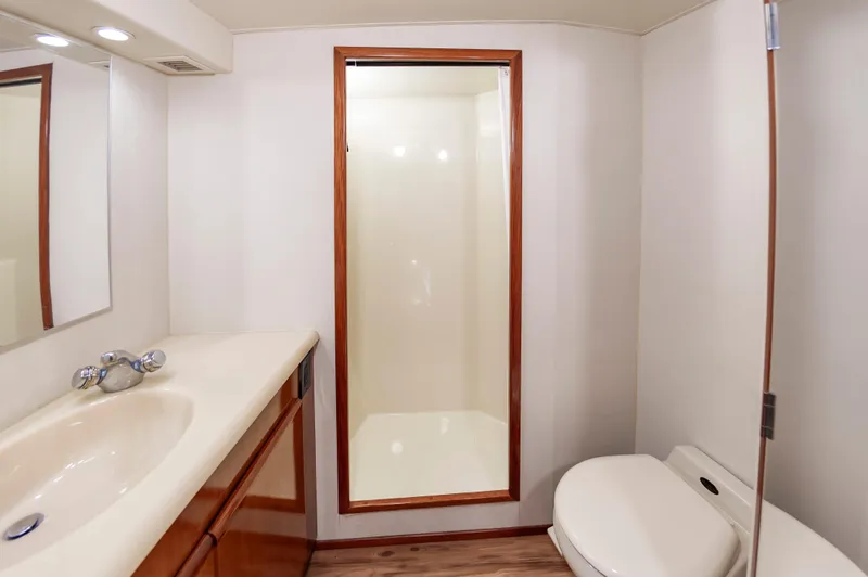 Ellie Wins Yacht Photos Pics 