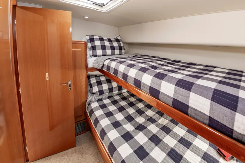 Ellie Wins Yacht Photos Pics 