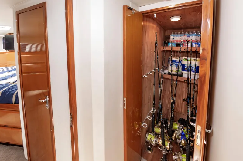 Ellie Wins Yacht Photos Pics 