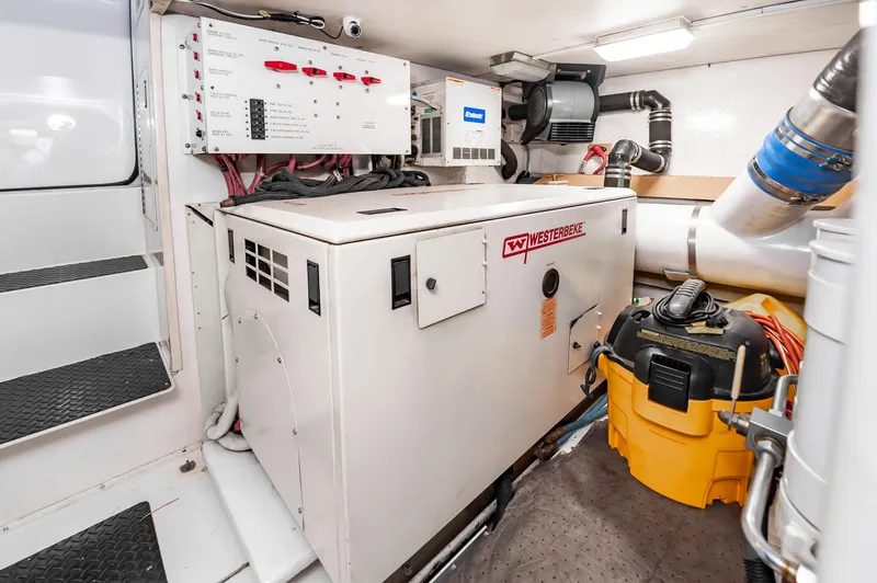 Ellie Wins Yacht Photos Pics 