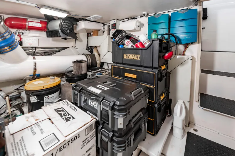 Ellie Wins Yacht Photos Pics 