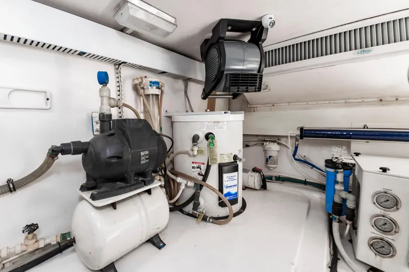 Ellie Wins Yacht Photos Pics 