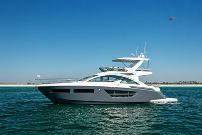 Cruisers Yachts 60 Fly