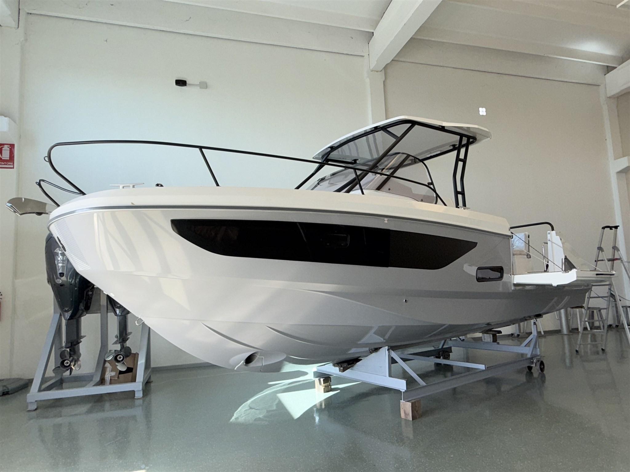 2025 Custom Beneteau FLYER 9 Sundeck TTOP