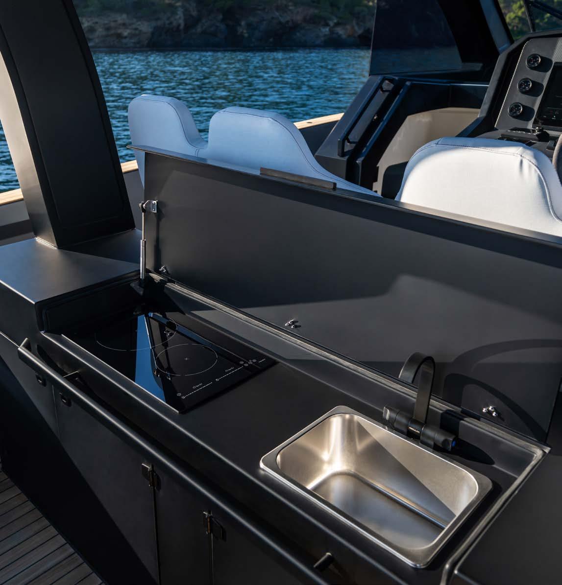 2025 Maxim Yachts MAX44R Walkaround for sale - YachtWorld