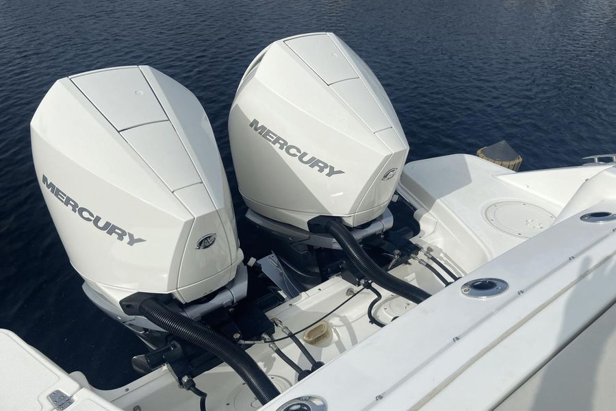 2022 Boston Whaler 280 Vantage