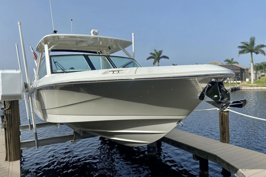 2022 Boston Whaler 280 Vantage