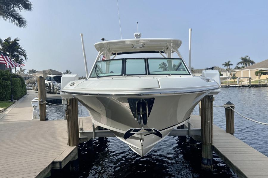 2022 Boston Whaler 280 Vantage