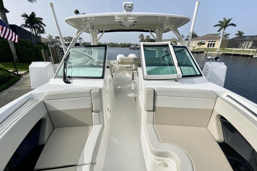 2022 Boston Whaler 280 Vantage