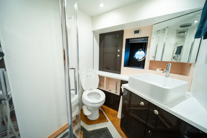 Dominus Yacht Photos Pics 