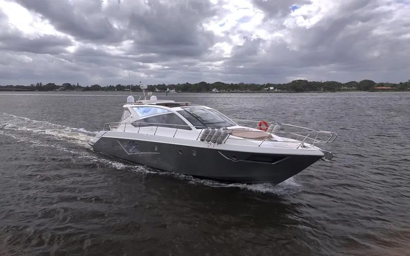 Dominus Yacht Photos Pics 