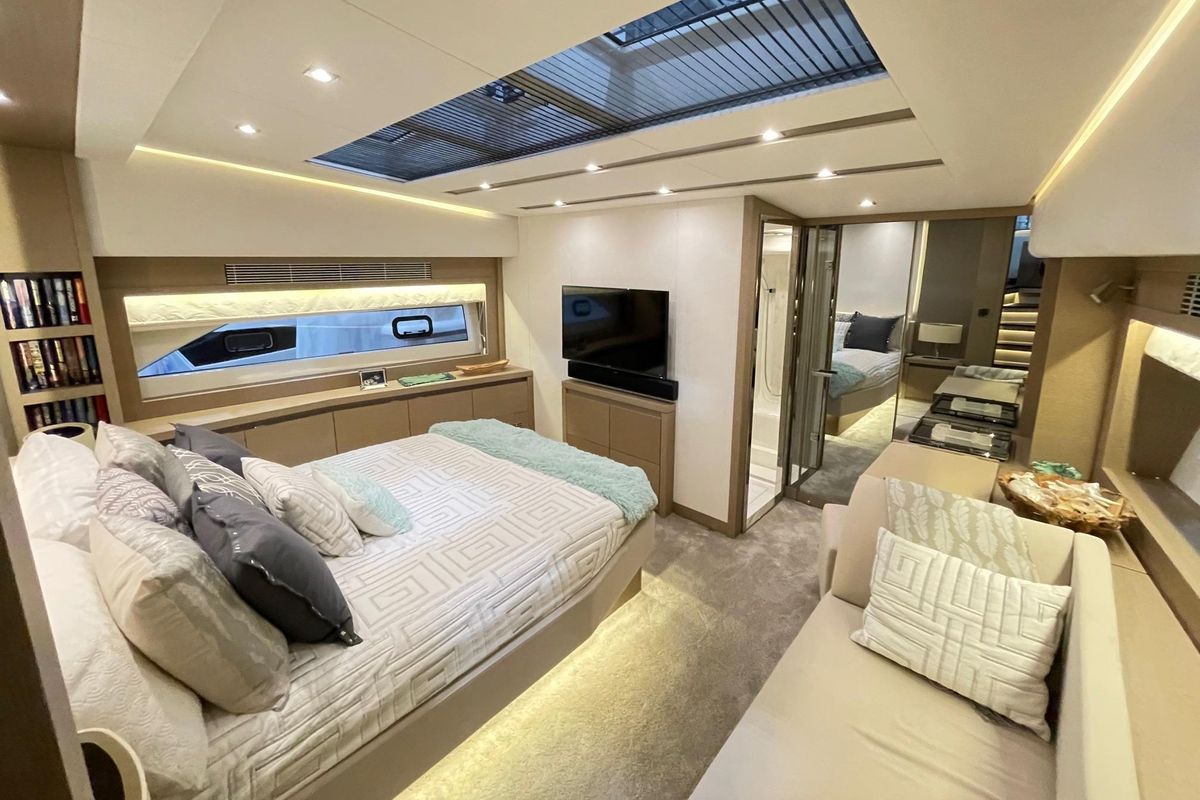 2016 Prestige 68 