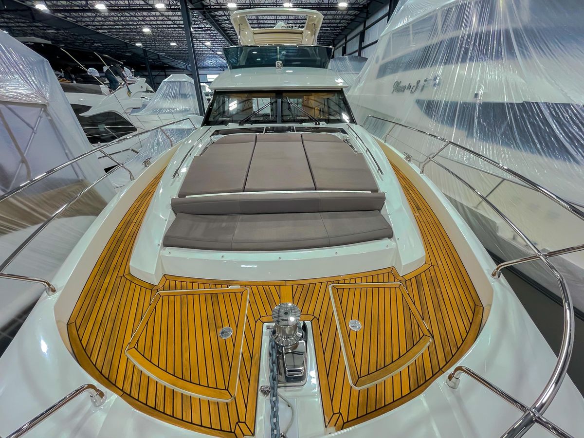 2016 Prestige 68 