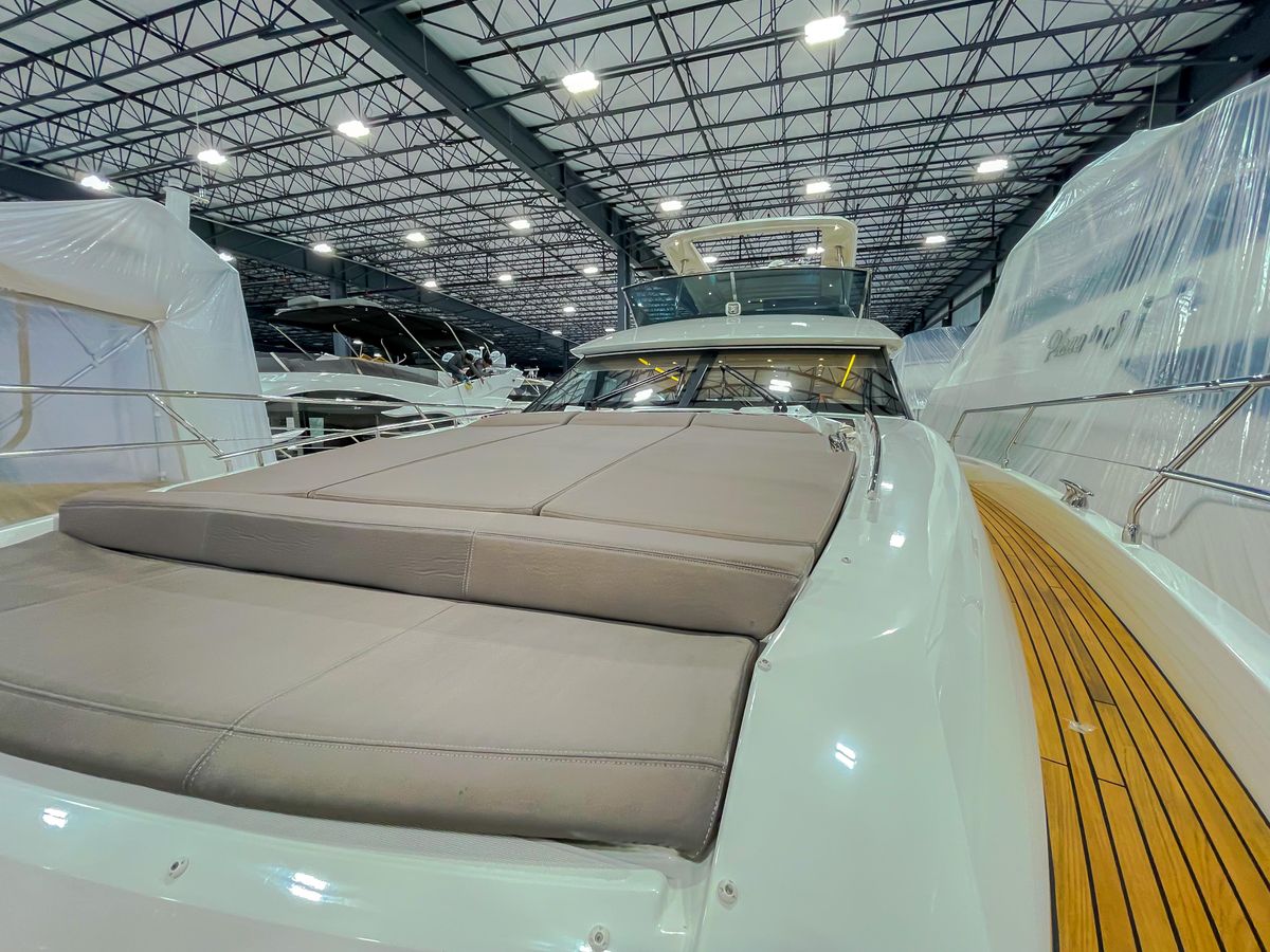 2016 Prestige 68 