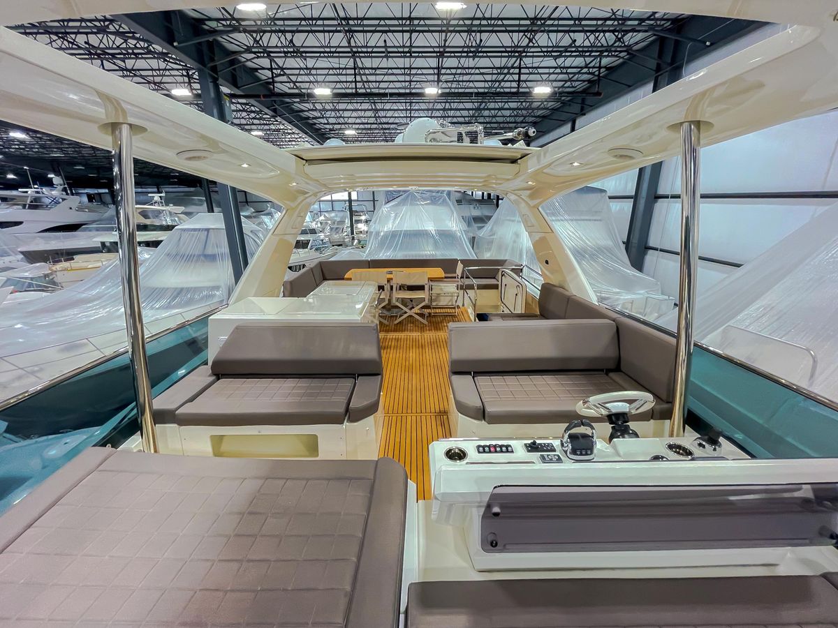 2016 Prestige 68 