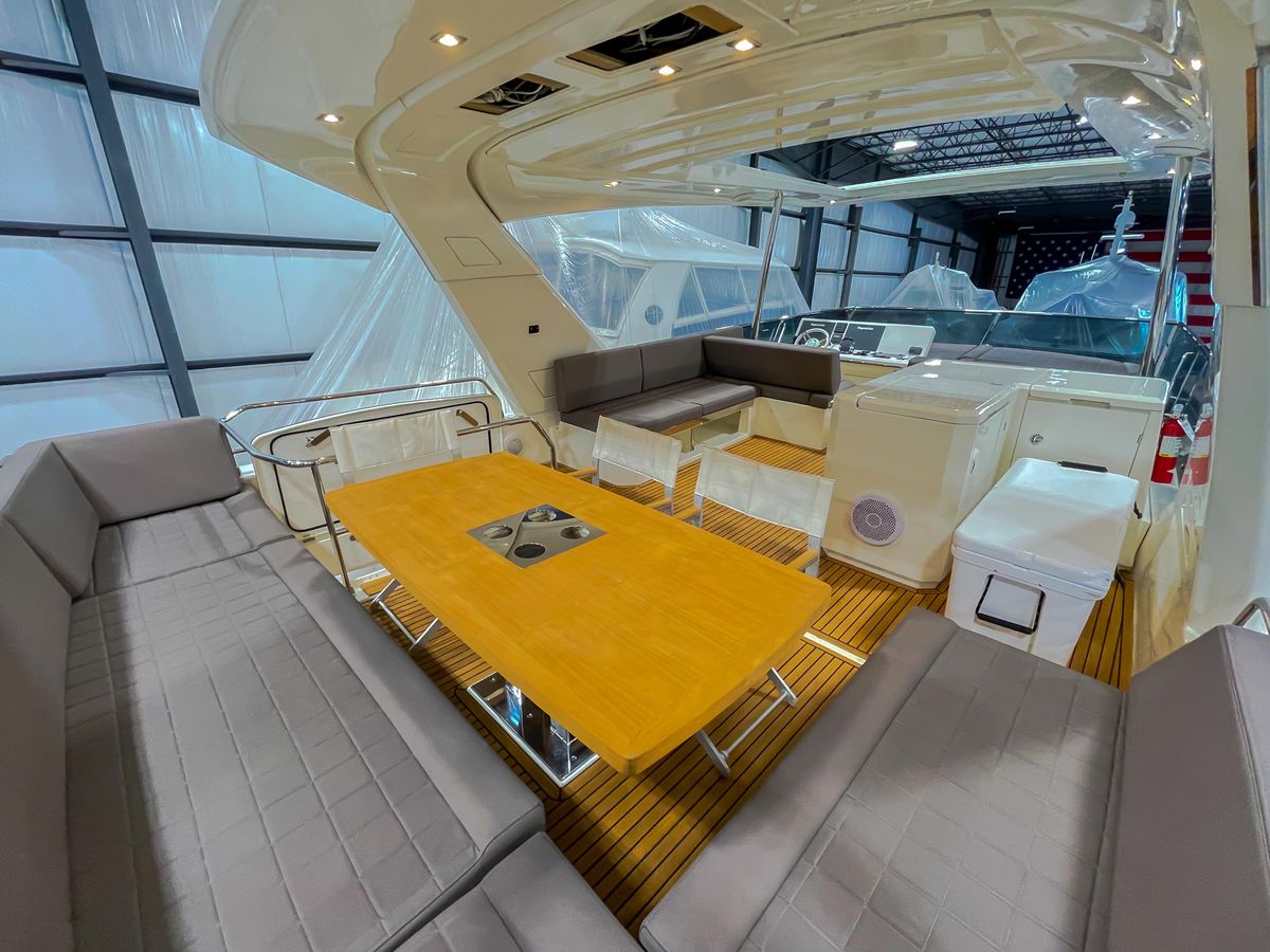 2016 Prestige 68 