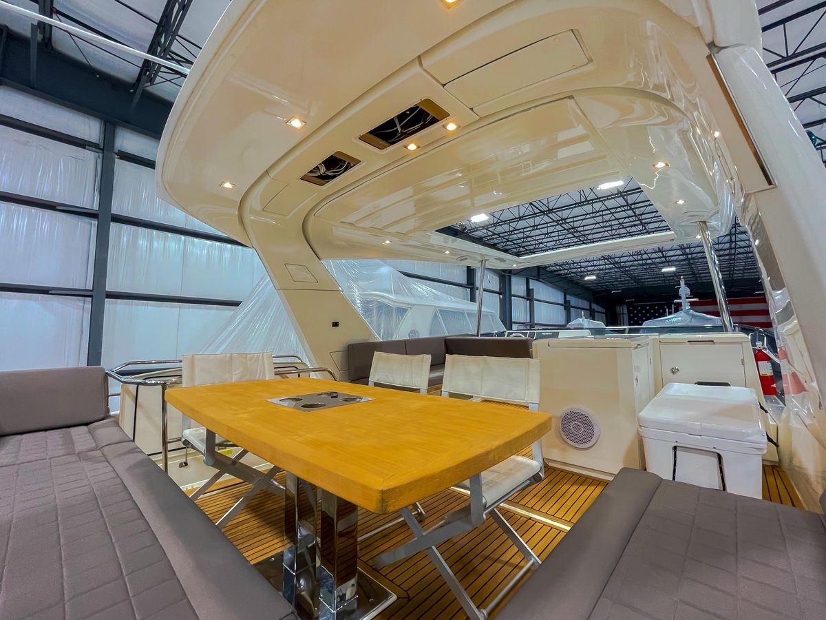 2016 Prestige 68 