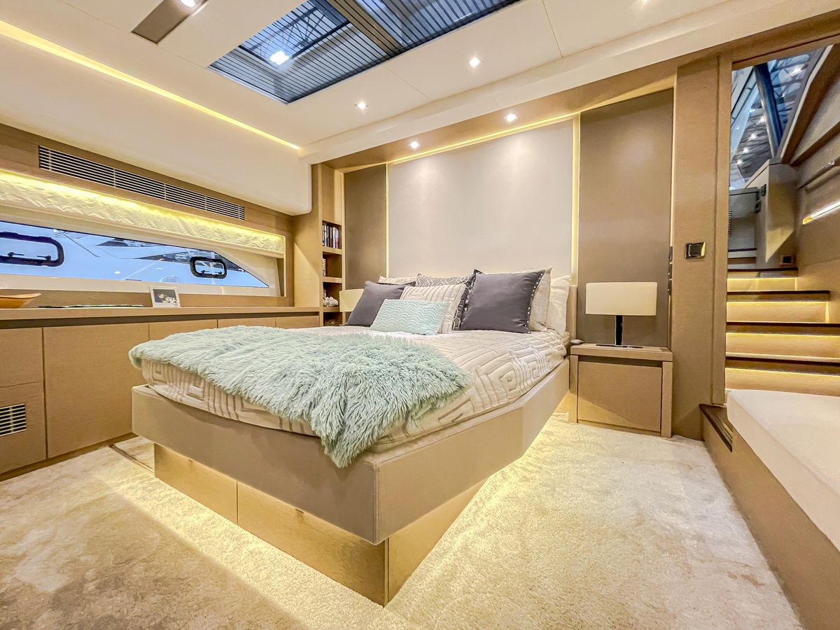 2016 Prestige 68 