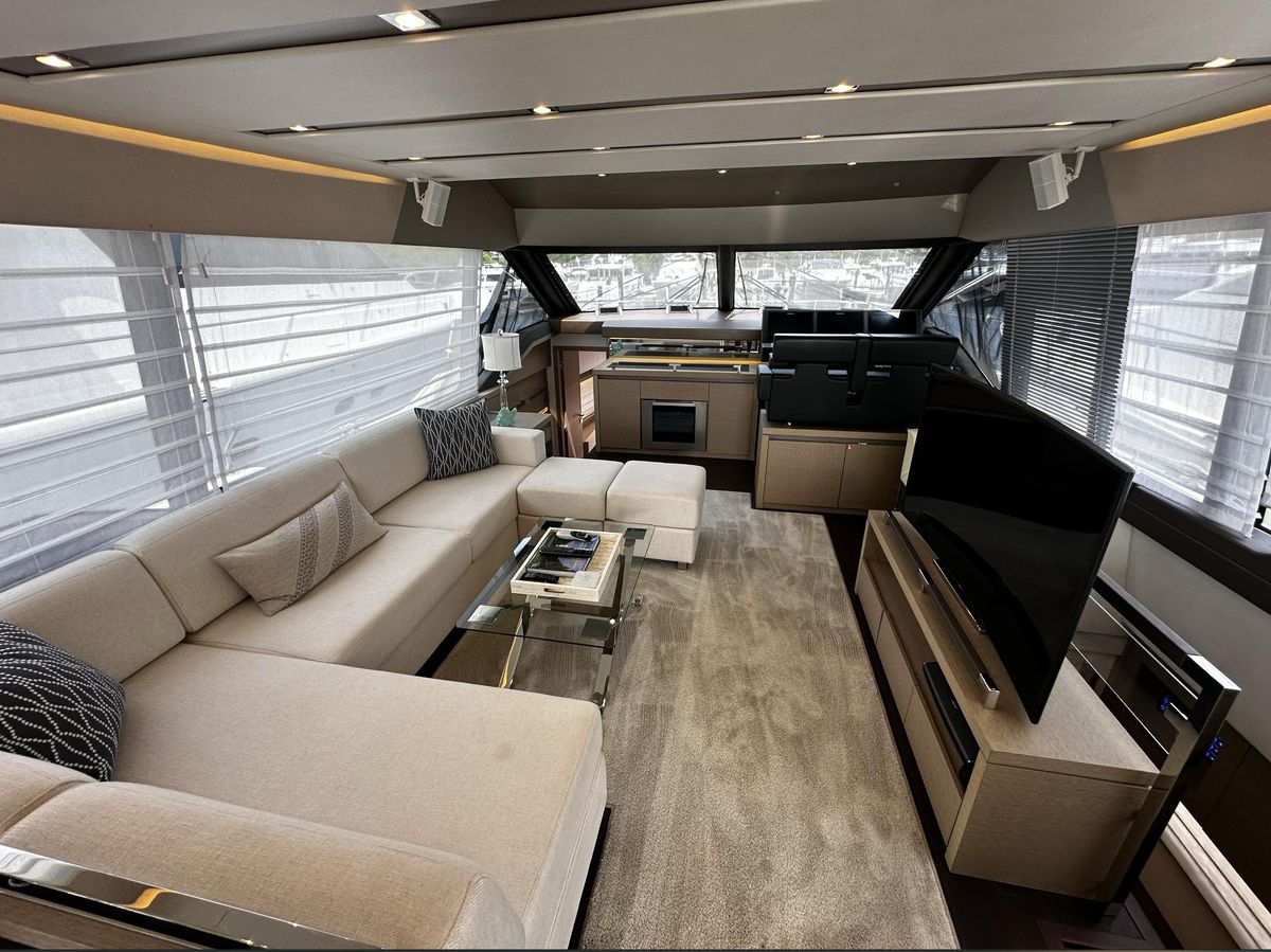 2016 Prestige 68 