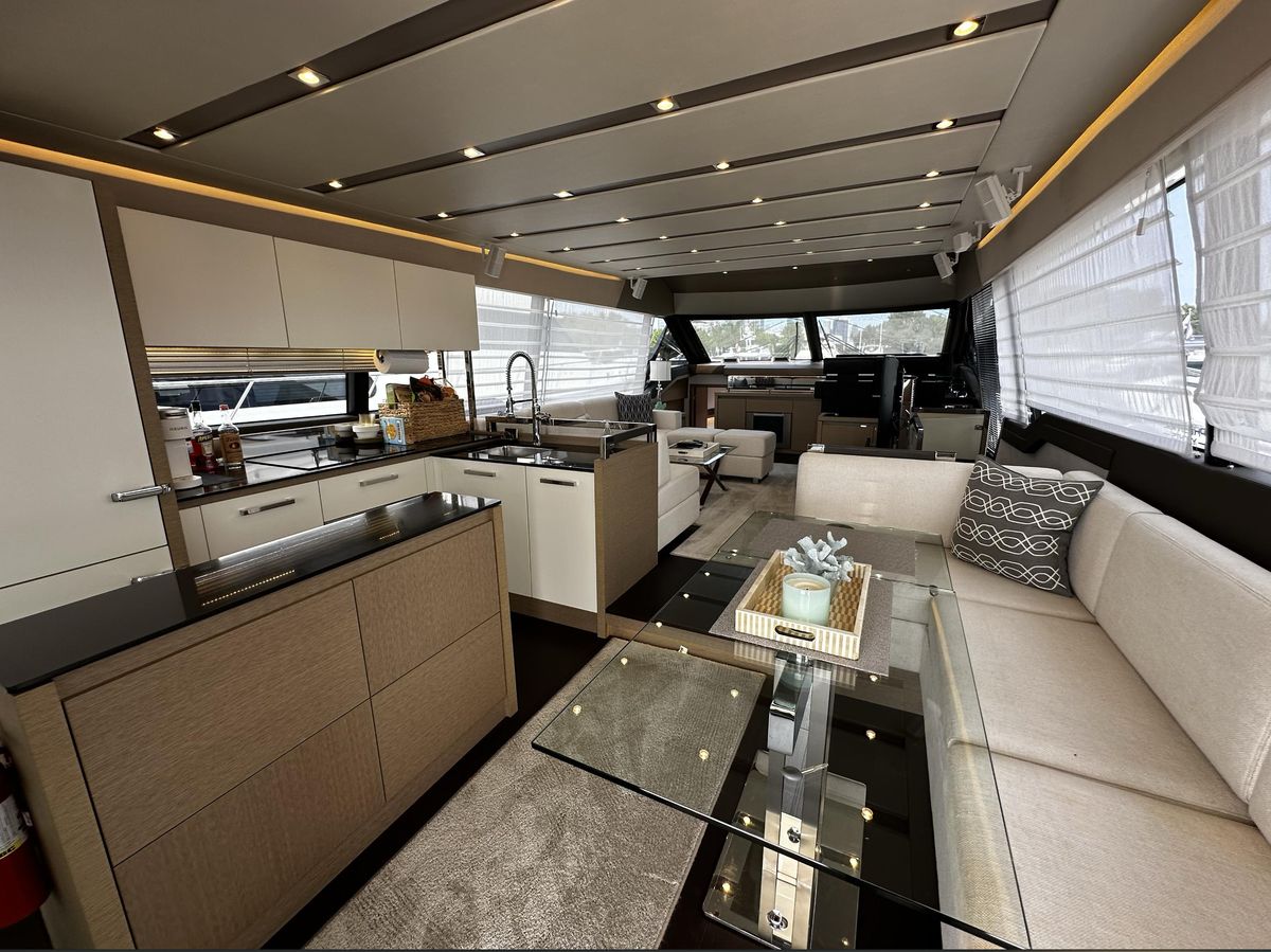 2016 Prestige 68 