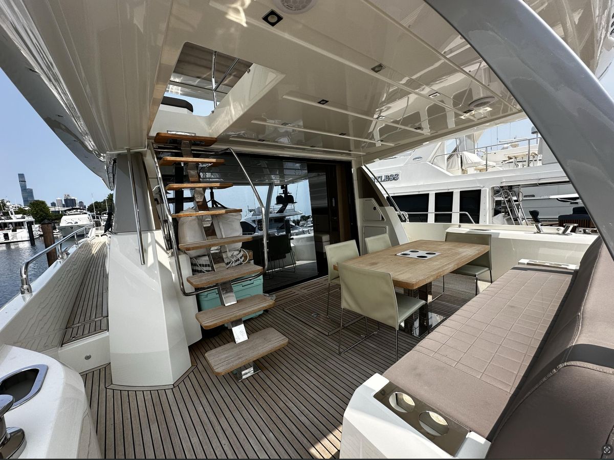 2016 Prestige 68 
