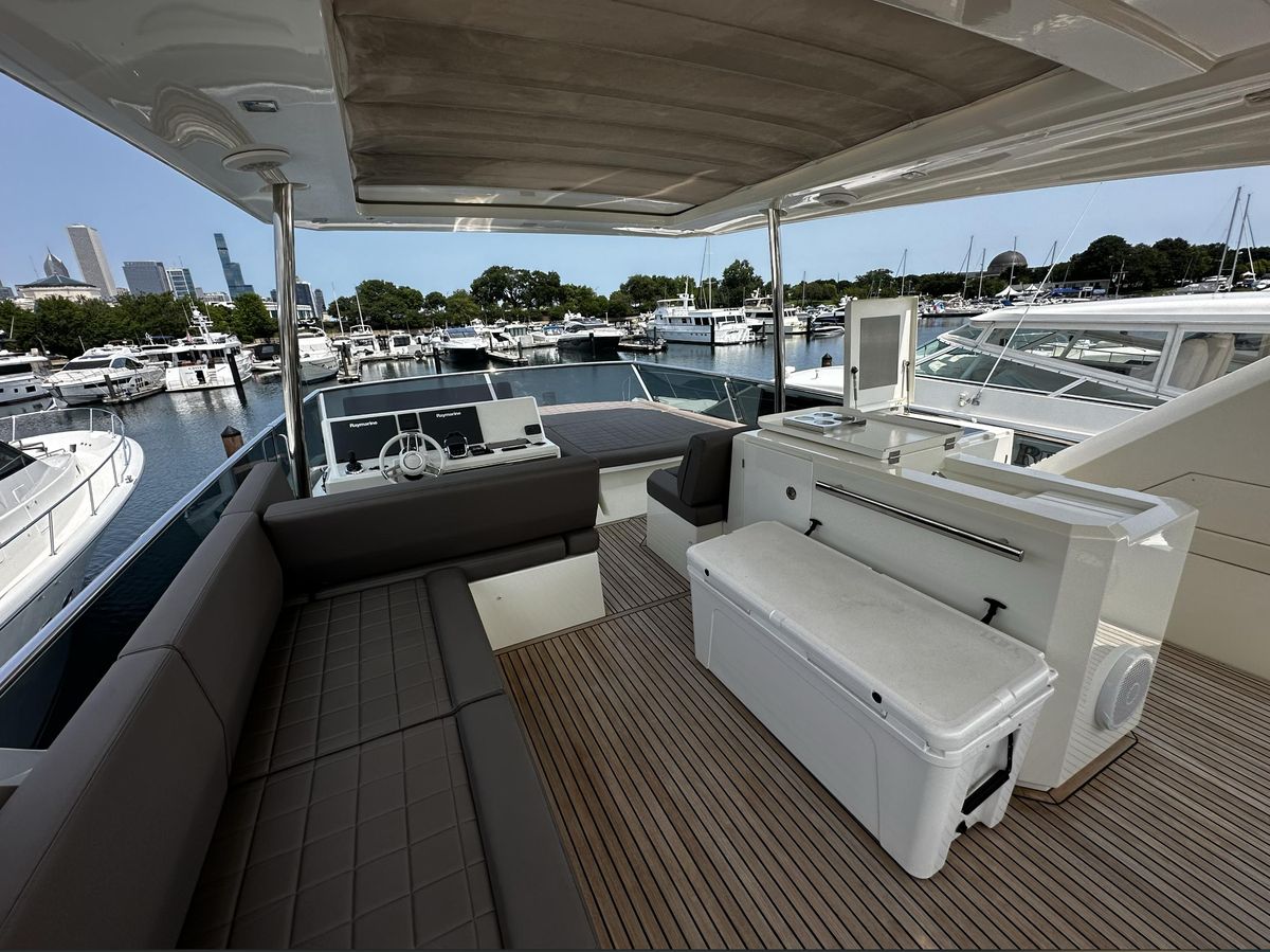 2016 Prestige 68 