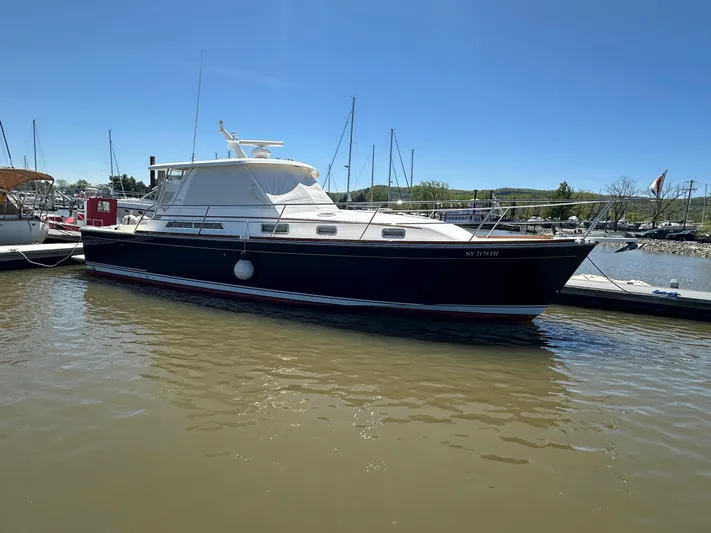 Bay Saddle Yacht Photos Pics 