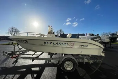 1999 Sessa Marine Key Largo 19