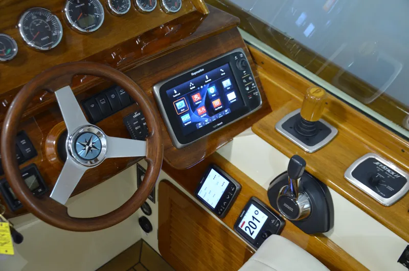 Gull Yacht Photos Pics 