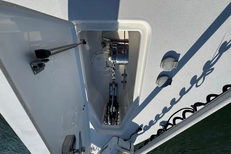  Yacht Photos Pics 2021 Sea Hunt Gamefish 30 anchor compartment with forward seating.