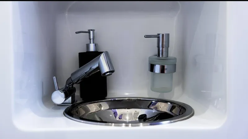 Perla Bianca Yacht Photos Pics 