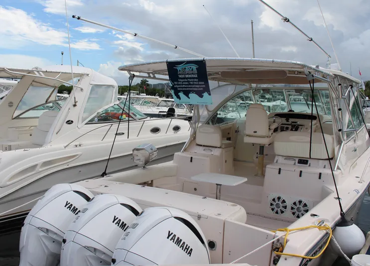  Yacht Photos Pics 2007 Grady-White 360 Express boat with Yamaha engines docked at marina.