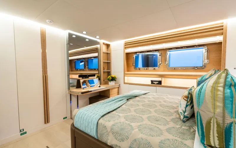 Calliope Yacht Photos Pics 