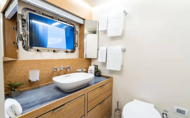 Calliope Yacht Photos Pics 