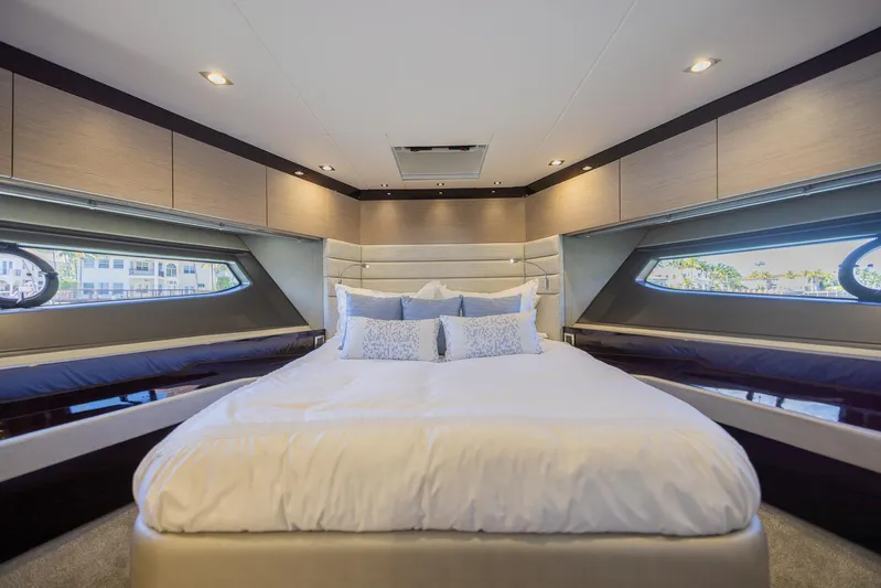Sea Zar Yacht Photos Pics Luxurious master bedroom on 2019 Sunseeker Manhattan 66 yacht with modern design.