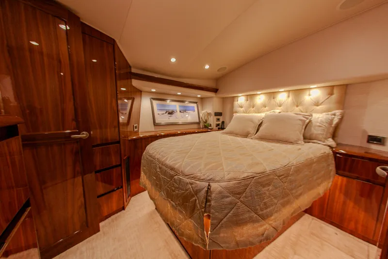  Yacht Photos Pics Luxurious bedroom in 2019 Viking 52 Convertible yacht.