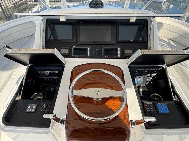 2019 Viking 52 