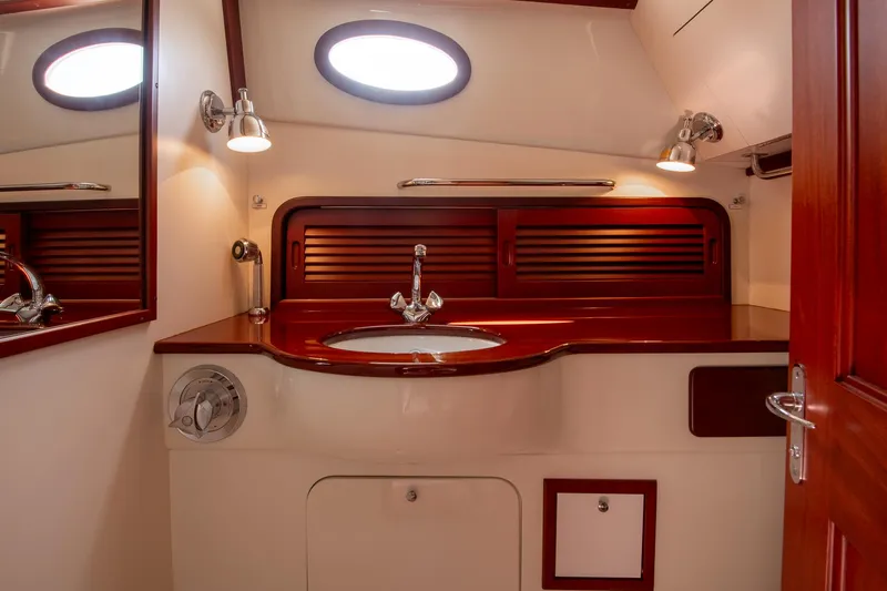 Felicity Yacht Photos Pics 