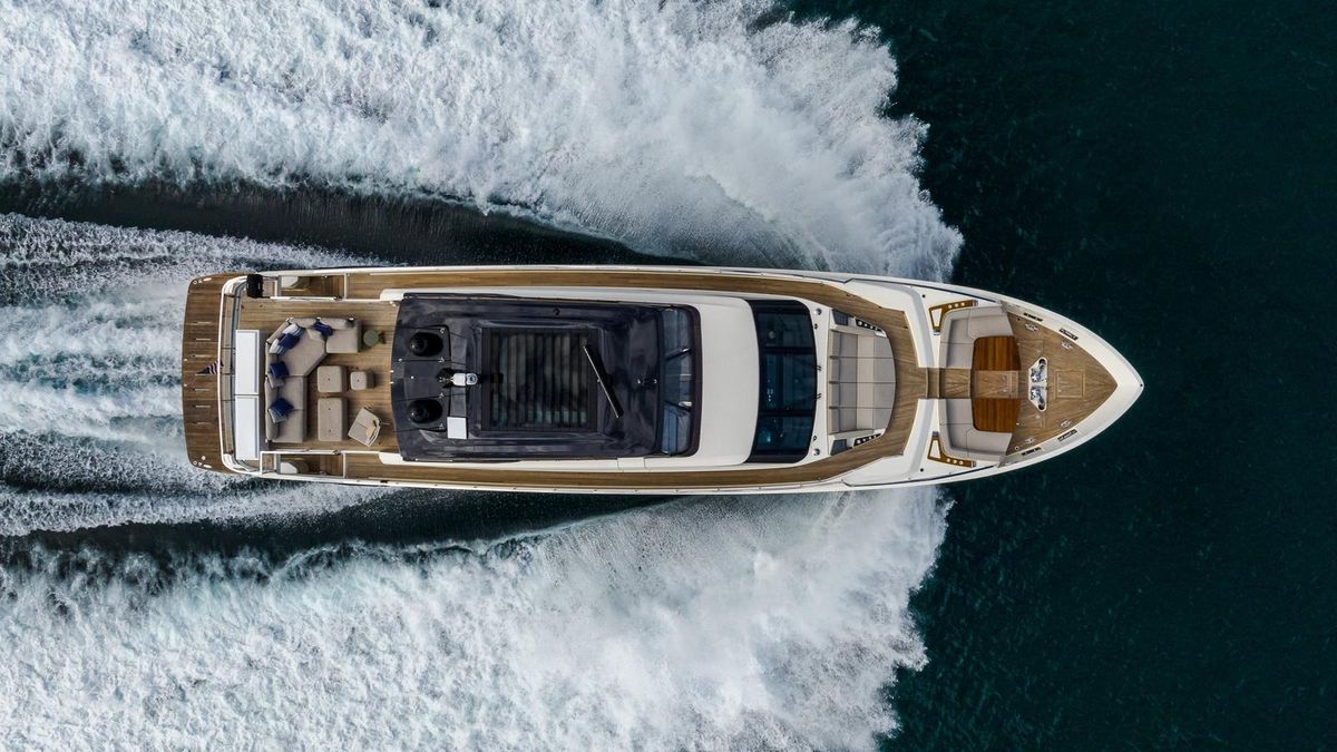 2022 Ferretti Yachts 98 
