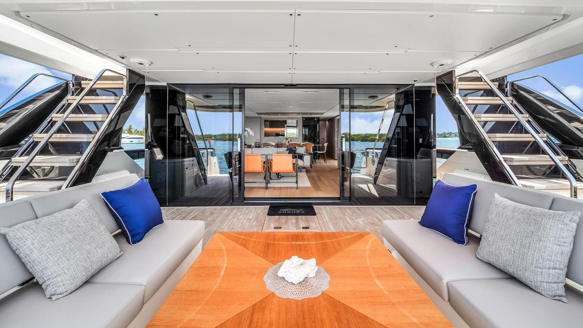 2022 Ferretti Yachts 98 