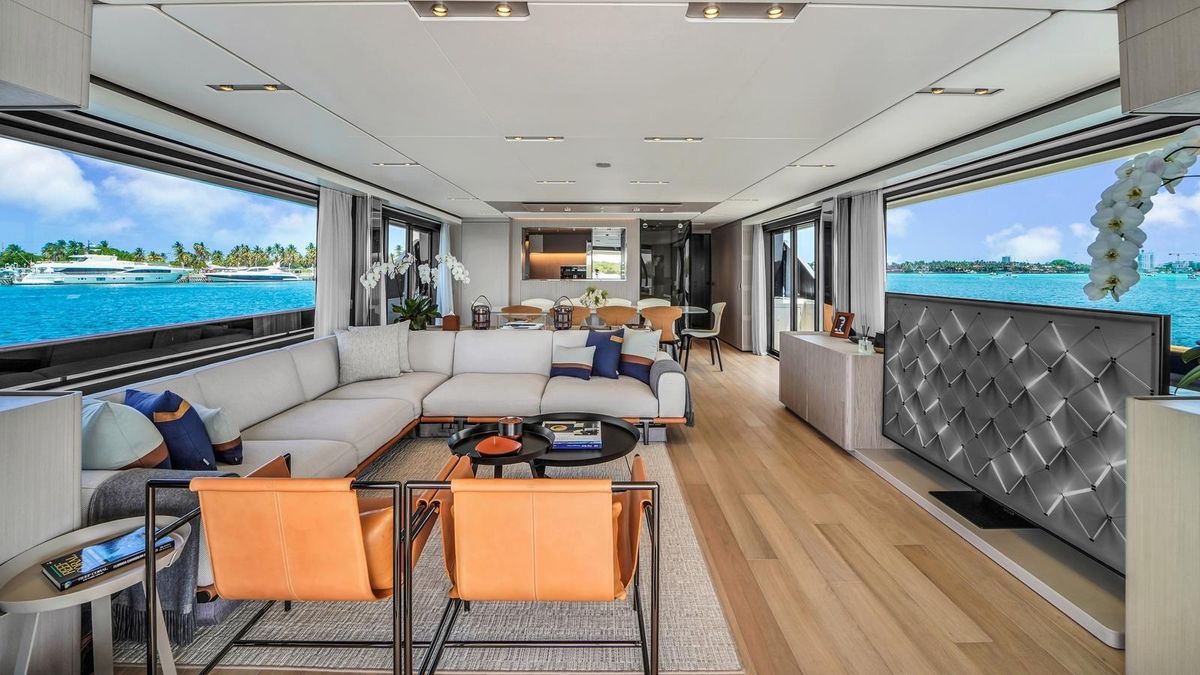 2022 Ferretti Yachts 98 