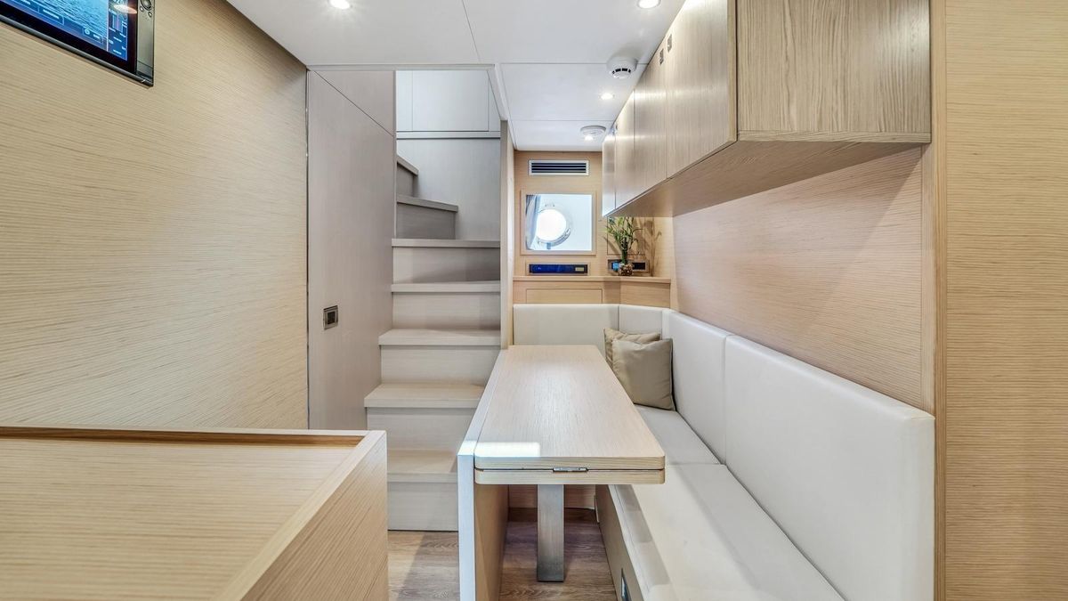 2022 Ferretti Yachts 98 