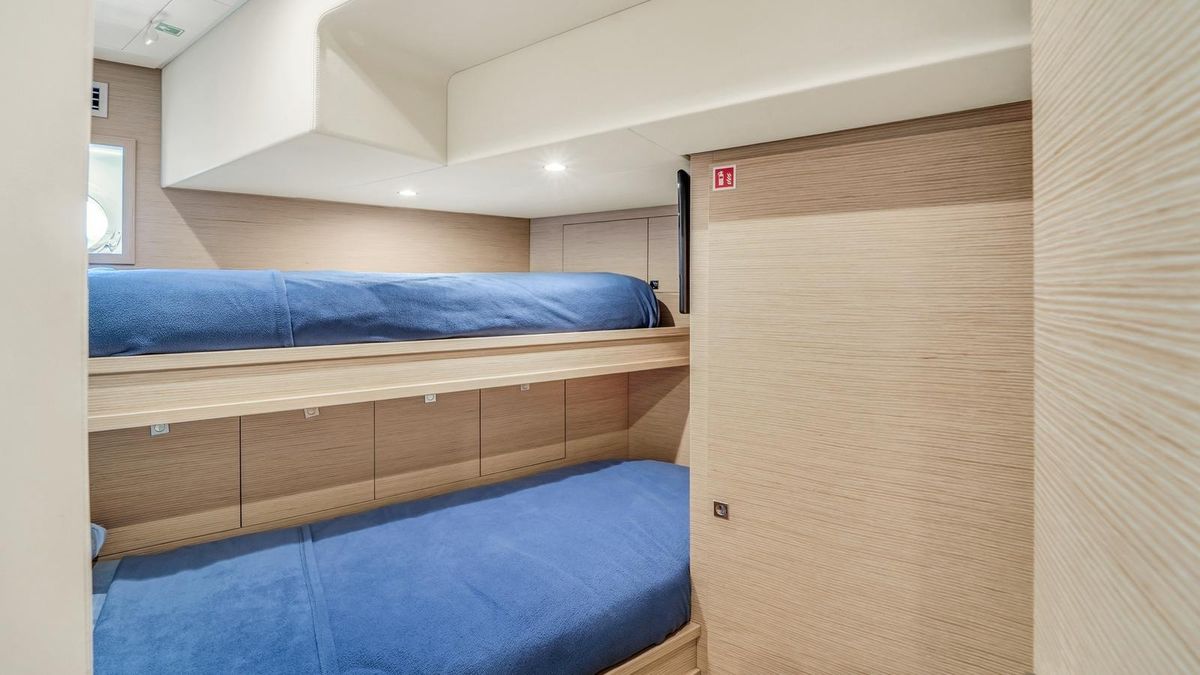 2022 Ferretti Yachts 98 
