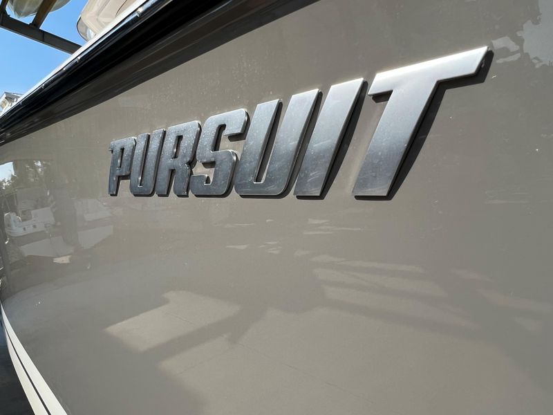 2017 Pursuit C 280 Center Console