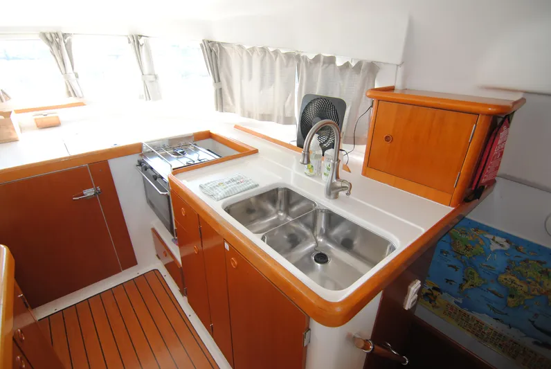 Jaja Yacht Photos Pics 